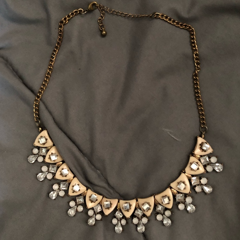 Classy Nude & Gold Necklace